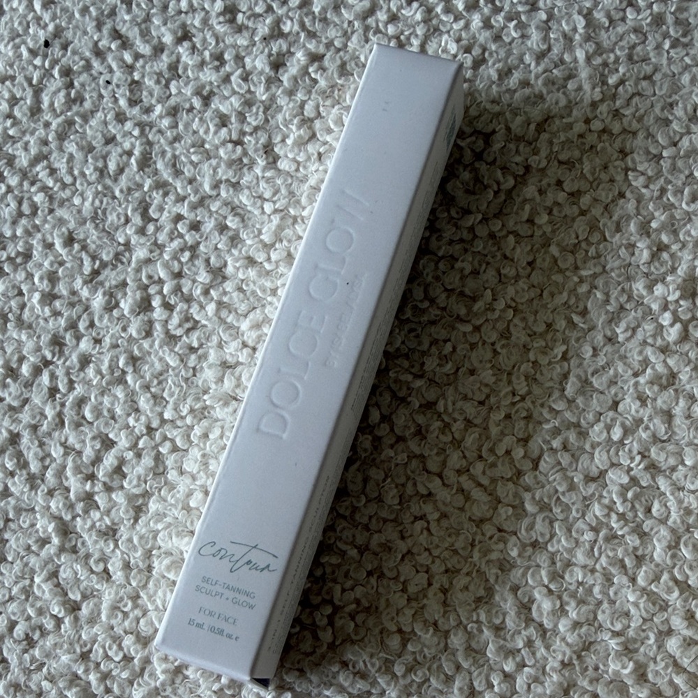 New Dolce Glow Contour Self-Tanning Sculpt + Glow